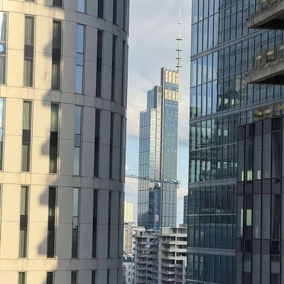 Аренда современной 2-комнатной квартиры, 36 м², комплекс Towarowa Towers, район Воля, Варшава, Польша